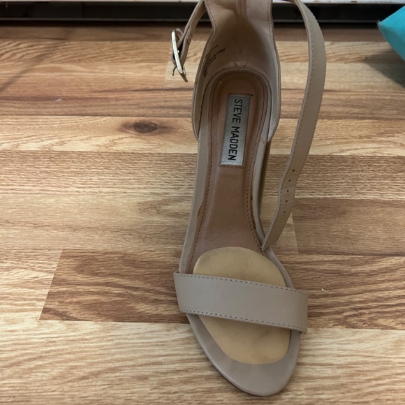 Steve Madden 7.5 open toe sandals - Picture 2 of 2